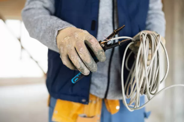 Installation complète de réseau électrique dans une maison neuve, Ille-sur-Têt, Monsieur Jacky Maetz